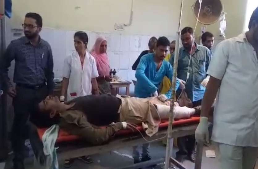 police jeep collided with truck, SI dies, 3 policemen injured हार्डकोर अपराधी की एस्कोर्ट कर थाने लौट रही पुलिस जीप अनियंत्रित ट्रक की चपेट में आई, एसआई की मौत