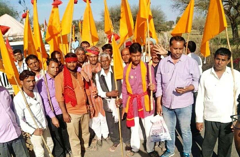 jhunjhunu news मंड्रेला में श्याम फाल्गुन महोत्सव शुरू, शोभायात्रा निकाली