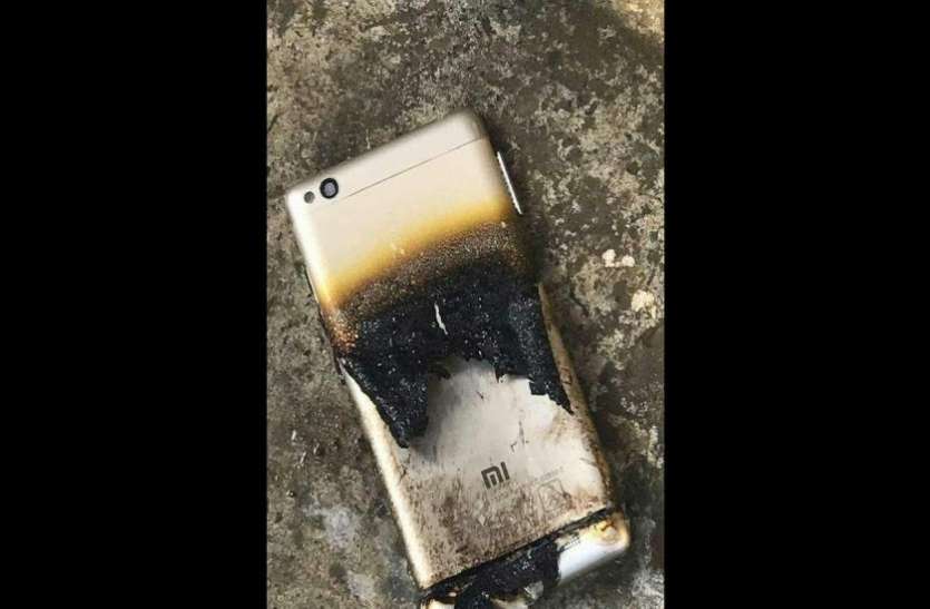 smartphone स्मार्टफोन की बैटरी फटने की ये हैं बड़ी वजह, ऐसे रखें सेफ