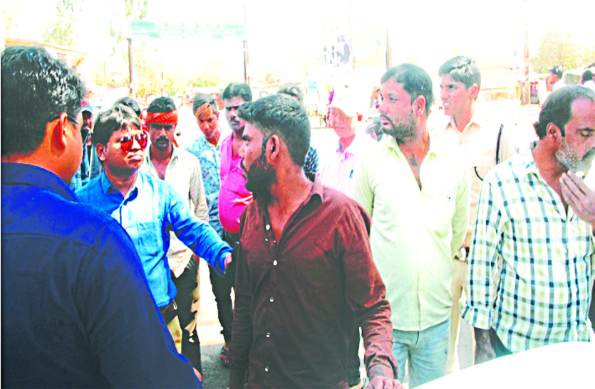 news मेरे मामाजी एमएलए हैं, बात कीजिए, आरटीओ बोले-हमें नहीं करनी, आप तो चालान बनवाएं