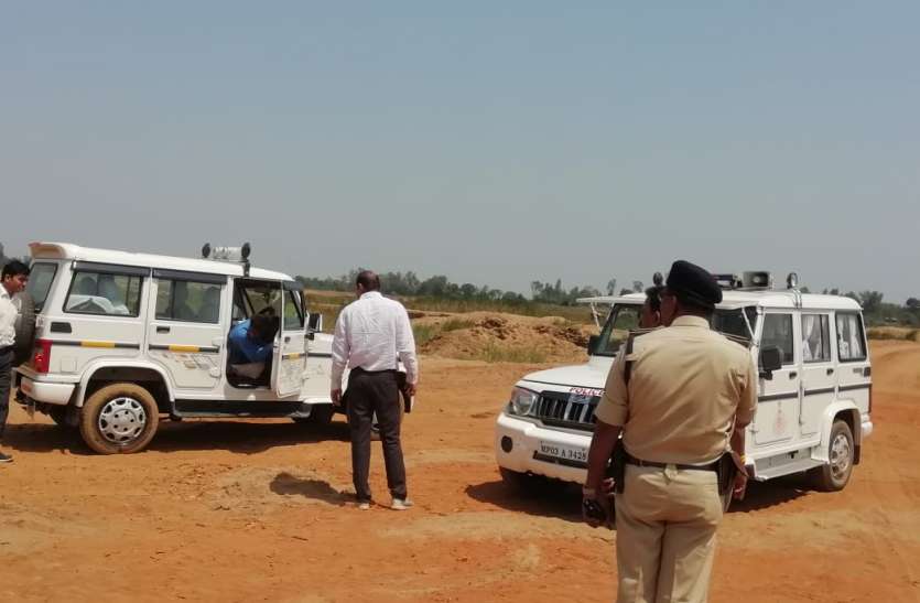 illegal sand mining in hoshangabad कर रहे थे पुल के नीचे अवैध खनन, पहुंच गई टीम, फि हुआ कुछ ऐसा