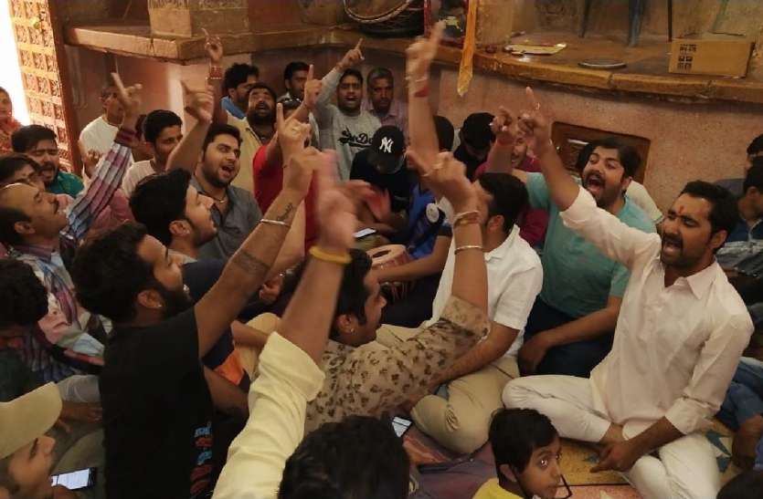 jaisalmer मंदिरों में गूंजने लगे फाल्गुनी-भक्ति गीत,रंगो के त्यौहार होली को लेकर जबरदस्त उत्साह