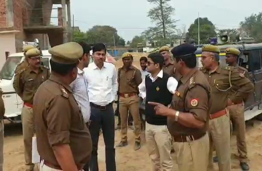 up news अवैध बालू से लदी 30 ट्रको को प्रशासन ने सीज किया
