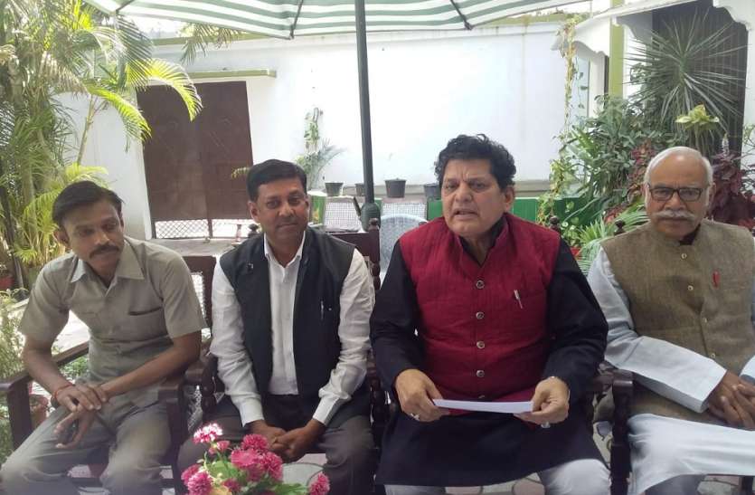 lakhimpur भाजपा सरकार ने अच्छे दिनों का वादा करके जनता के साथ छल किया-नकवी