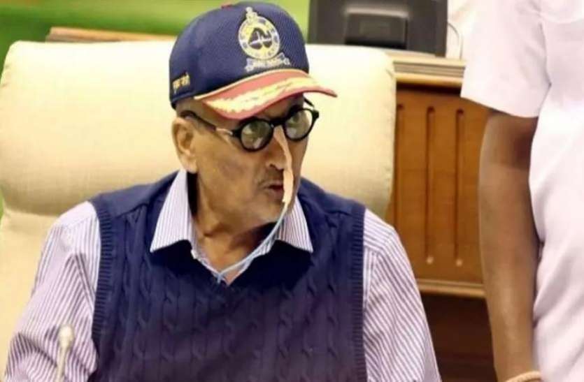 Goa BJP calls meeting to decide on Manohar parrikar big announcement excpected लोकसभा चुनाव से पहले गोवा में सियासी भूचाल, मनोहर पर्रिकर पर फैसले के लिए शुरू हुई बीजेपी की बैठक