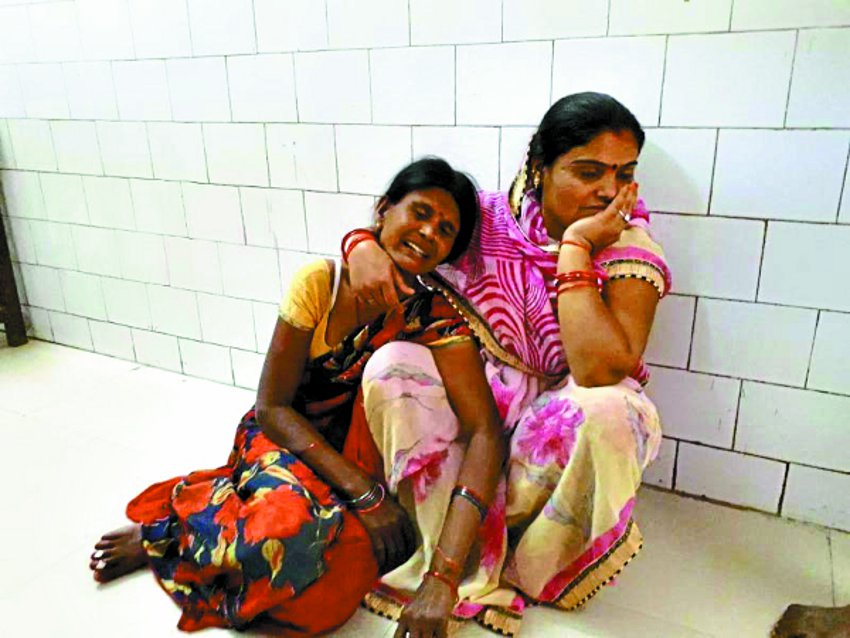 The girl was told goodbye by showing the world बच्ची को दुनिया दिखाकर अलविदा कह गई मां