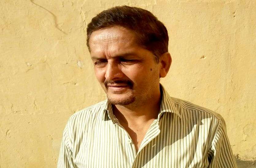 दलाल के साथ मिलीभगत कर लाखों रुपयों का फर्जी ऋण देने वाले जोनल चीफ मैनेजर को पुलिस ने गिरफ्तार किया है। Indian Bank के जोनल चीफ मैनेजर को पुलिस ने किया गिरफ्तार, महिला के साथ मिलकर किया था ऐसा काम