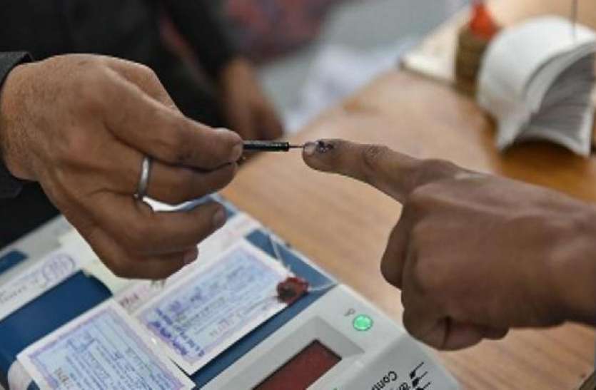 voting लोकसभा चुनाव के लिए इस तारीख से होंगे नामांकन, जानिए कब तक भर सकेंगे पर्चा