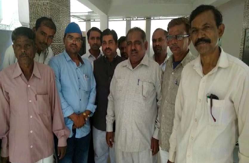 BJP MLA Ram ratan accused of violating Code of Conduct बीजेपी के इस विधायक पर लगा आचार संहिता के उल्लंघन का आरोप, भाजपा में मचा हड़कम्प