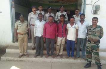 Five accused arrested for mardar लाठियों से पीटकर युवक की हत्या करने वाले पांच आरोपित गिरफ्तार, एक अब भी फरार