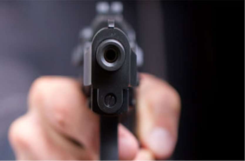 shot in Balwa on Sand dispute रेत विवाद पर मातनपुर में बलवा, गोली चली