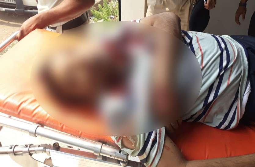 CG News दिनदहाड़े आरक्षक ने व्यापारी के सीने में मारी गोली, अस्पताल में तोड़ा दम