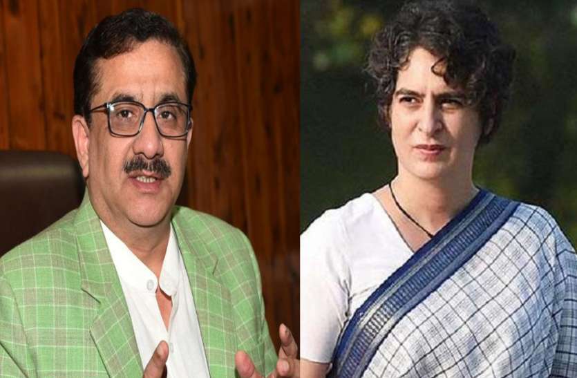 waseem rizvi and Priyanka Gandhi वसीम रिजवी का विवादित बयान- खूबसूरत हैं प्रियंका, राजनीति में आने की जरूरत नहीं थी
