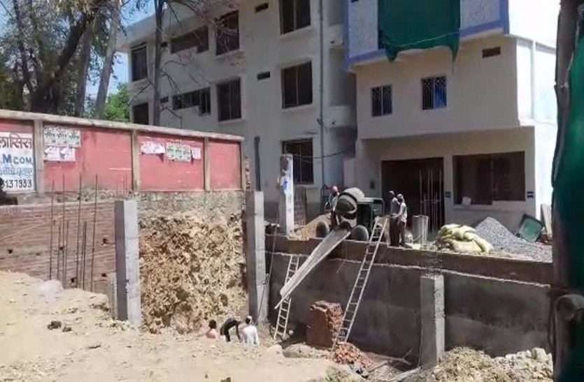 did not stop illegal construction प्रशासन ने अवैध कब्जा होने पर पटवारी को हटाया, लेकिन नहीं रोका अवैध निर्माण