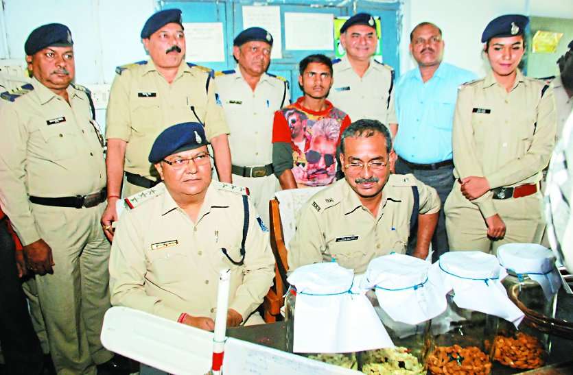 theft gang caught by gwalior police चाट और मिठाई बेचने वालों की है ये गैंग, इनती वारदातें सुन रौंगटे हो जाएंगे खड़े