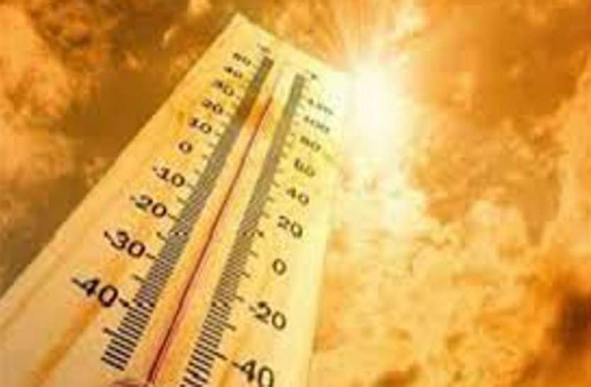 Maximum temperature is 40 degrees in bilaspur झुलसाने लगी धूप, शहर का पारा पहुंचा 40 पर, बच्चों का रखें विशेष ध्यान दोपहर में सन्नाटा, शाम को बढ़ जाता है ट्रेफिक