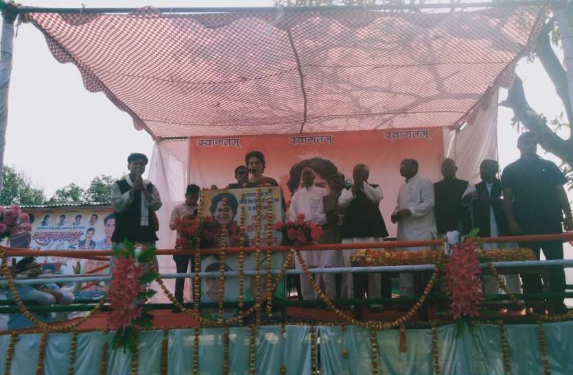 Priyanka Gandhi Vadra Big Statment In Ayodhya On PM Narendra Modi अयोध्या की नुक्कड़ सभा में प्रियंका गांधी ने साधा पीएम मोदी पर निशाना दिया ये बड़ा बयान