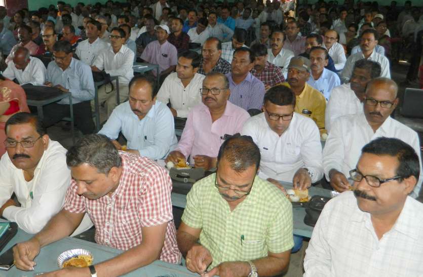 seoni निर्देश: पढ़ाई, खेल और सांस्कृतिक गतिविधियां भी हों नियमित