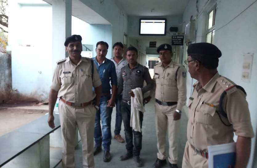 Arrested shot dead in court गोली मारकर हत्या करने वाले आरोपी ने न्यायालय में किया सरेंडर