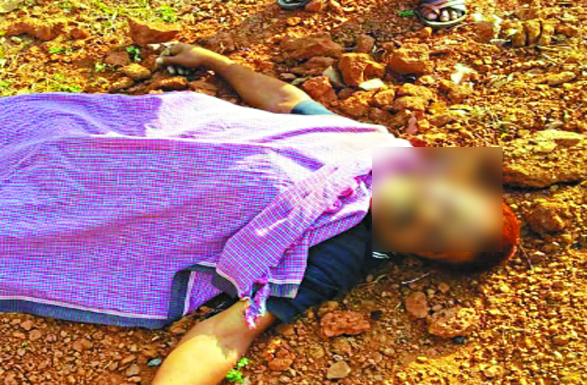 accident news हादसा: जानवर को बचाने के चक्कर में बिगड़ा बैलेंस और मुरूम के ढेर से टकराई गाड़ी, हुई मौत