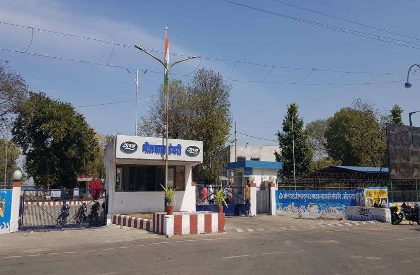 After all, why pollution control board is quiet, dairy in bhilwara आखिर प्रदूषण नियंत्रण मण्डल बोर्ड क्यो चुप है, डेयरी ने तोड़े नियम-कायदे