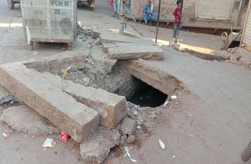 baran करोड़ों खर्च फि र भी टूटी है सड़क
