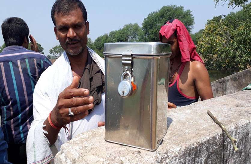 cg news पुराने रिति रिवाजों में बदलाव करते हुए दिल्लीवार कुर्मी समाज ने मृत्यु पर कफन और साड़ी पर लगाया प्रतिबंध