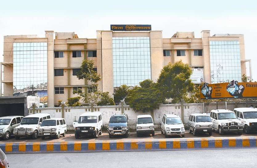 Collectorate प्रसूता से 20 हजार रु मांगने वाले डॉक्टर को क्लीनचिट, जांच समिति में रखे गए वही पुराने डॉक्टर