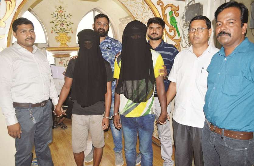 विवाहित प्रेमी गिरफ्तार, ओढऩी से गला दबा कर किया था मर्डर विवाहित प्रेमी गिरफ्तार, ओढऩी से गला दबा कर किया था मर्डर