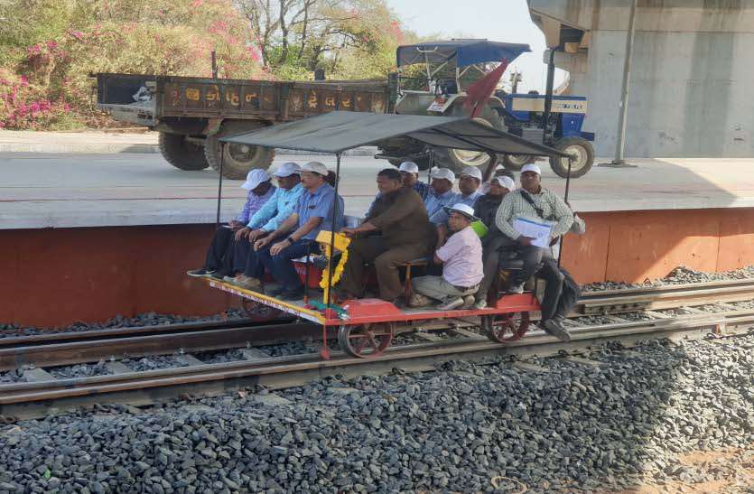 DRM ahmedabad रखियाल से हिम्मतनगर के बीच दौड़ी ट्रायल ट्रेन