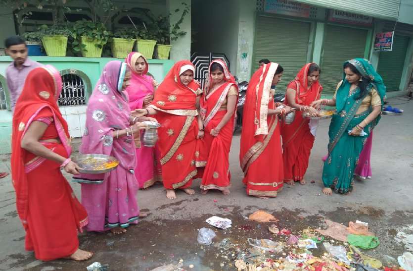 baran ओलिया का लगाया भोग, शीतला माता मंदिरों में उमड़ी श्रद्धा की भीड़