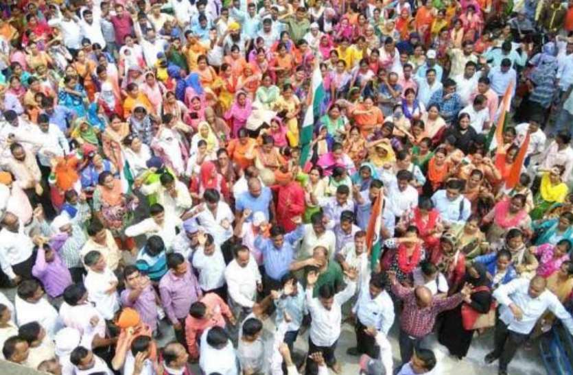 शिक्षामित्र हाईकोर्ट के इस आदेश से शिक्षामित्रों में खुशी की लहर