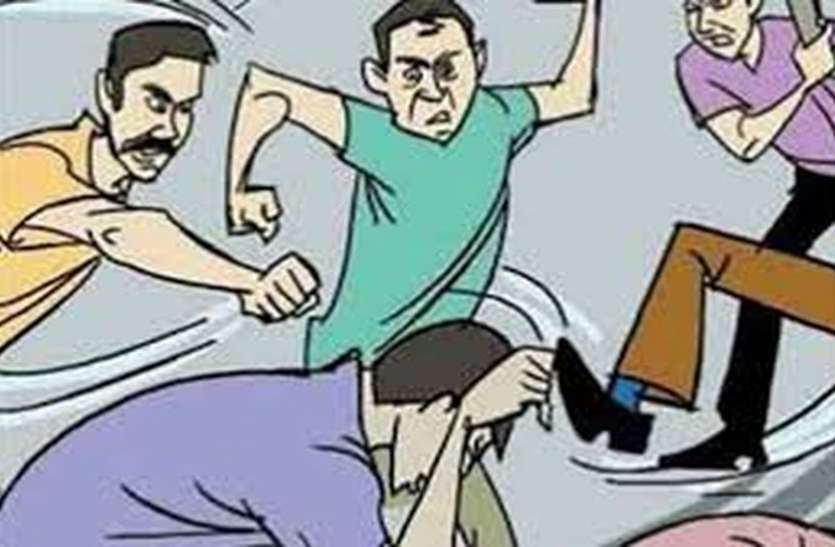 indore रेस नहीं लगाने पर पहले पीटा, फिर गाड़ी फोड़ी
