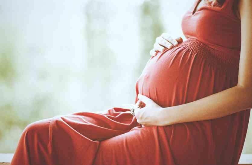 pregnancy care क्या आप जानते हैं बच्चे की डिलीवरी के वक्त दो टॉवल रखने की सलाह क्यों देते हैं डॉक्टर?
