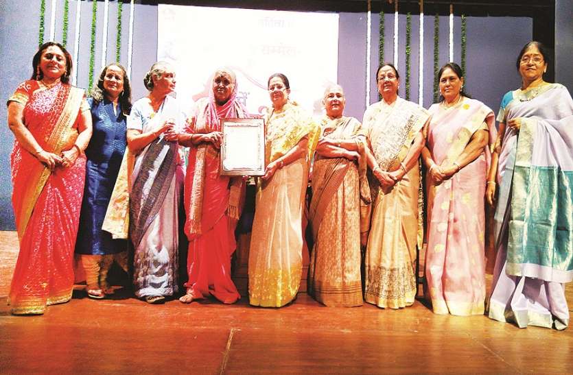 womens news नारी को पुरुष बनाने वाले, नारी को नारी ही रहने दे