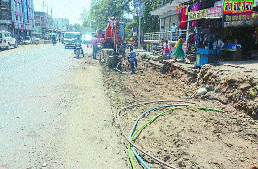 Sewer Line Way rugged Walk all around सीवर लाइन डालने के बाद ऊबड़-खाबड़ सड़कों पर पैदल चलना भी हो गया दूभर