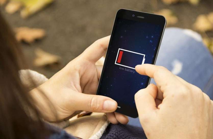 battery स्मार्टफोन की बैटरी और डाटा के जल्द खत्म होने की यह है सबसे बड़ी वजह