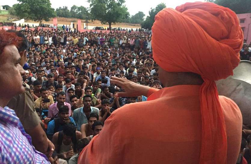 sumedhanand saraswati देश का सबसे गरीब सांसद है राजस्थान का ये नेता, जिनके पास है केवल 34,311 रुपए की कुल संपत्ति
