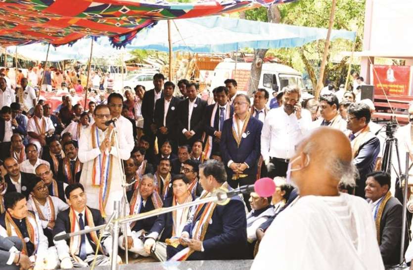 Mumbai news गुरु दर्शन यात्रा में शामिल हुए कई श्रद्धालु