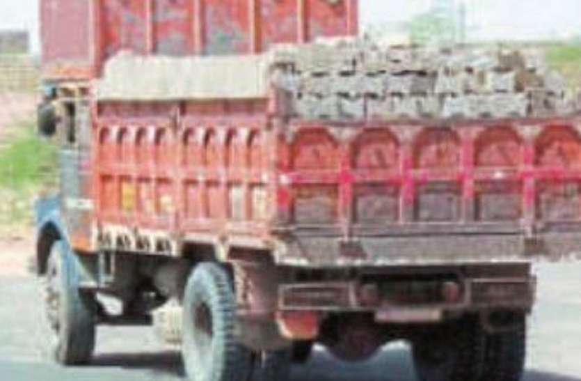jaisalmer वाहनों पर नहीं लगाते रिफ्लेक्टर,होती है सडक़ दुर्घटनाएं