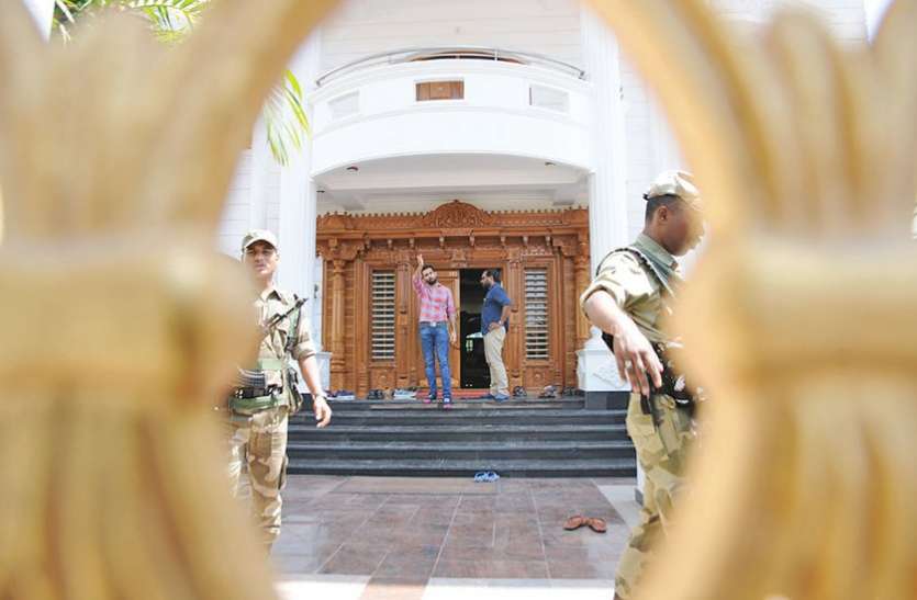 आइटी के राडार पर आए मंत्री, ठेकेदार, कारोबारी आइटी के राडार पर आए मंत्री, ठेकेदार, कारोबारी