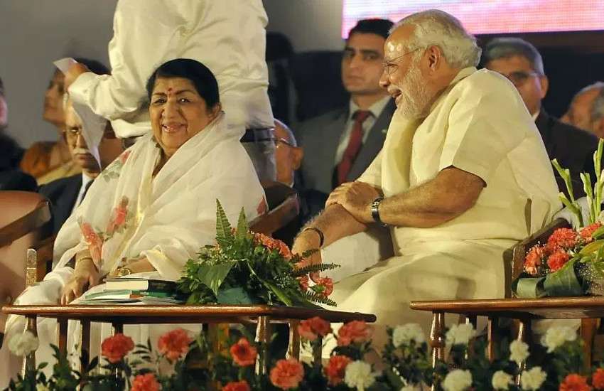 lata-mangeshkar-sung-modi-poem-saugandh-mujhe-is-mitti-ki