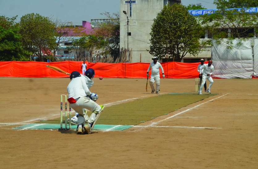 UP cricket IGCL final match gone to fantastic turn आईजीसीएल: बृज के छोरे और गंगा के लड़इयां फाइनल में