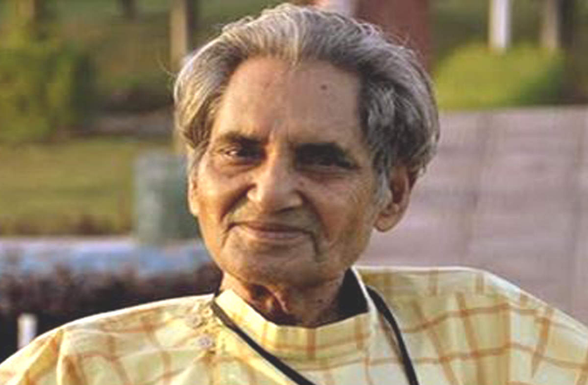 Poet Gopaldas Neeraj used to sing songs for vote गीत गाकर वोट मांगते थे कवि नीरज, जनता आज भी करती है याद
