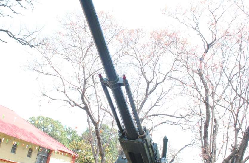 dhanush gun 40 किमी दूरी तक गोला बरसाएगी यह तोप