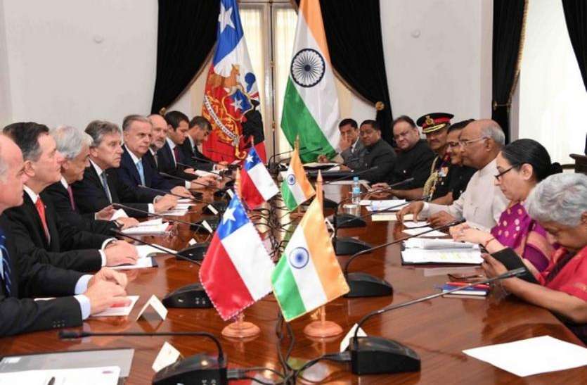 President Ram Nath Kovind with Chilean deligation भारत और चिली के बीच द्विपक्षीय वार्ता, तीन समझौता ज्ञापनों पर बनी सहमति