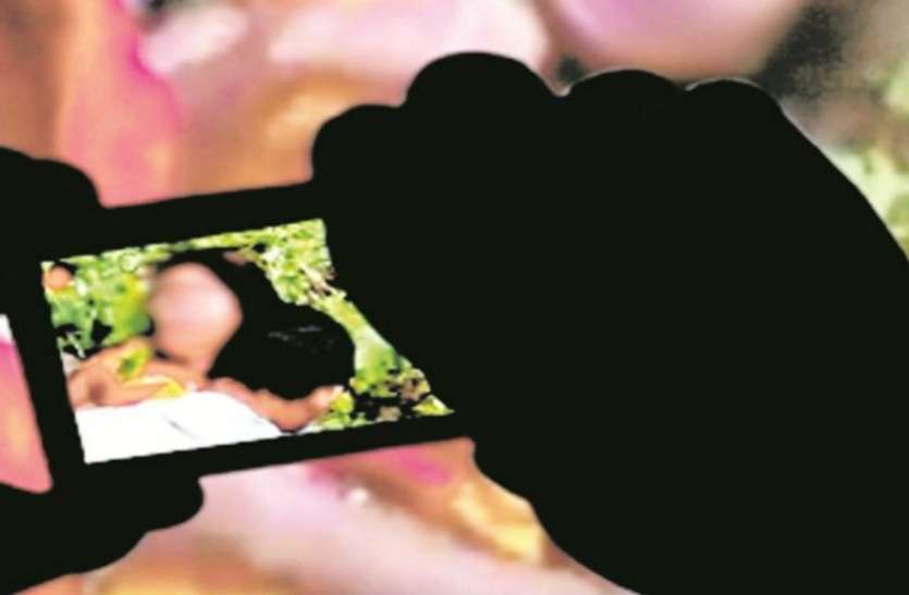 Viral video फेसबुक पर दोस्ती कर फंसाई युवती, शारीरिक शोषण कर बनाया वीडियो और कर दिया वायरल