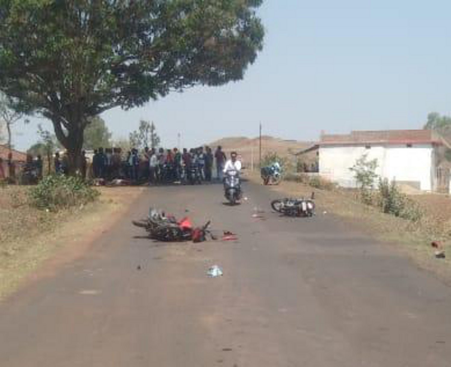 Two riders died in mutual conflicts of two bikes, one serious दो बाइकों की आपसी भिडंत में दो सवारों की मौत, एक गम्भीर