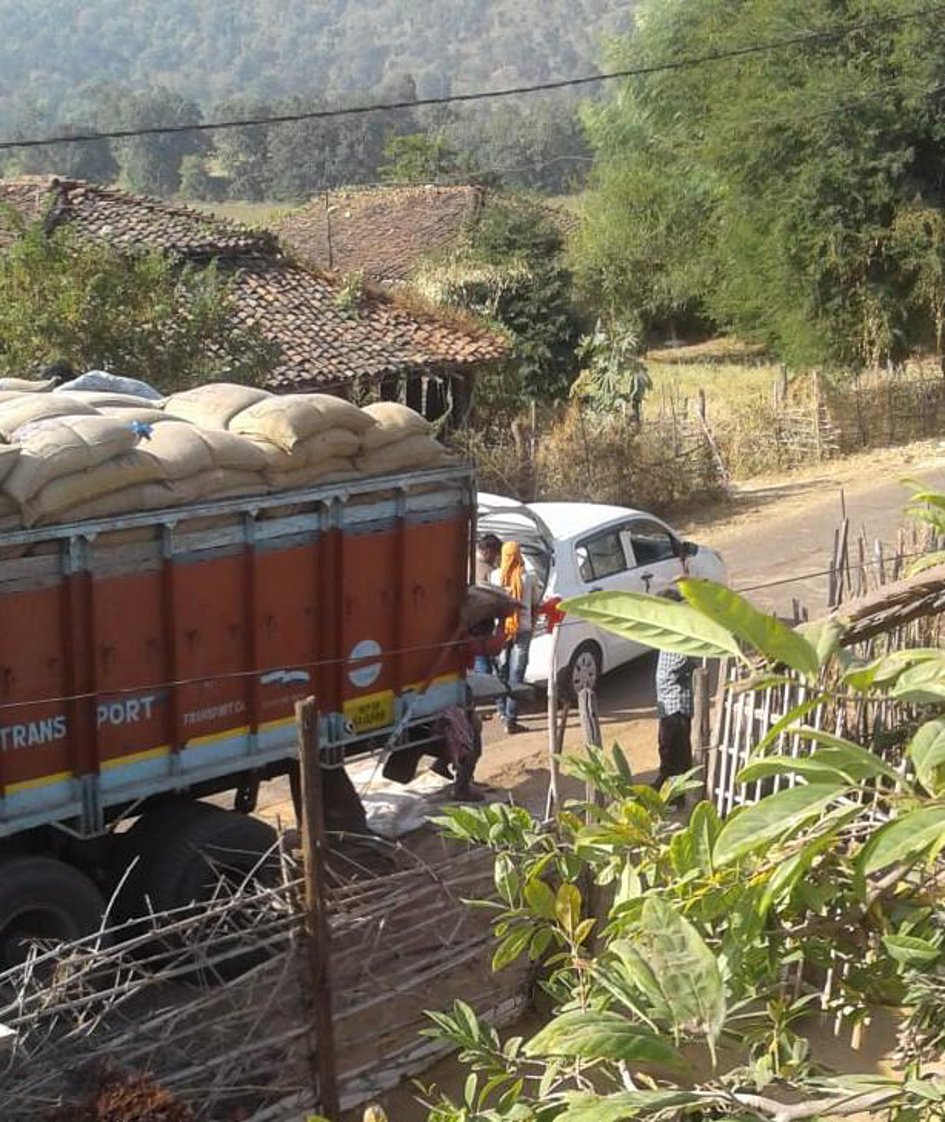 Black marketing of grains in fair value shops उचित मूल्य की दुकानों में आने वाले अनाज की कालाबाजारी