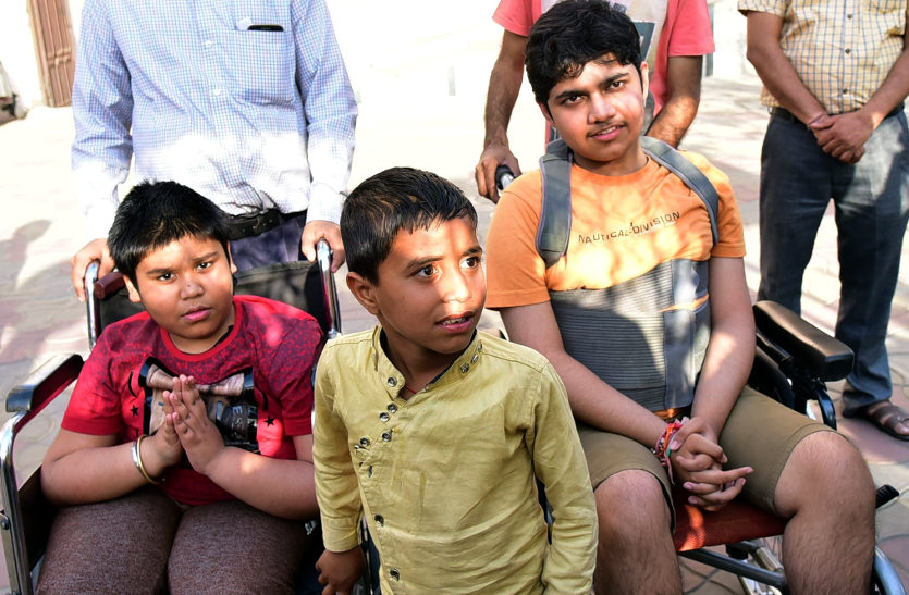 Duchenne Muscular Dystrophy इन मासूमों के हैं ऐसी गंभीर बीमारी, न चल पाते और ना उठा पाते हाथ, कहते हैं 'अंकल, प्लीज हमारी हेल्प कीजिए...'